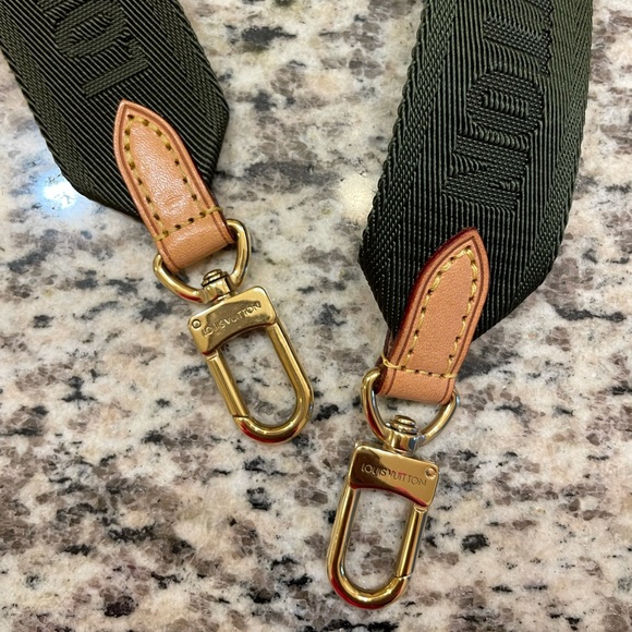 SOLD Louis Vuitton Multi Pochette Accessories Bag - Picture 7 of 12